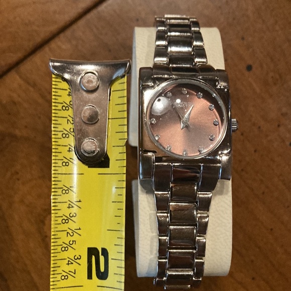 🌸NIB KENNETH COLE REACTION Womens Silvertone Watch - Picture 10 of 12